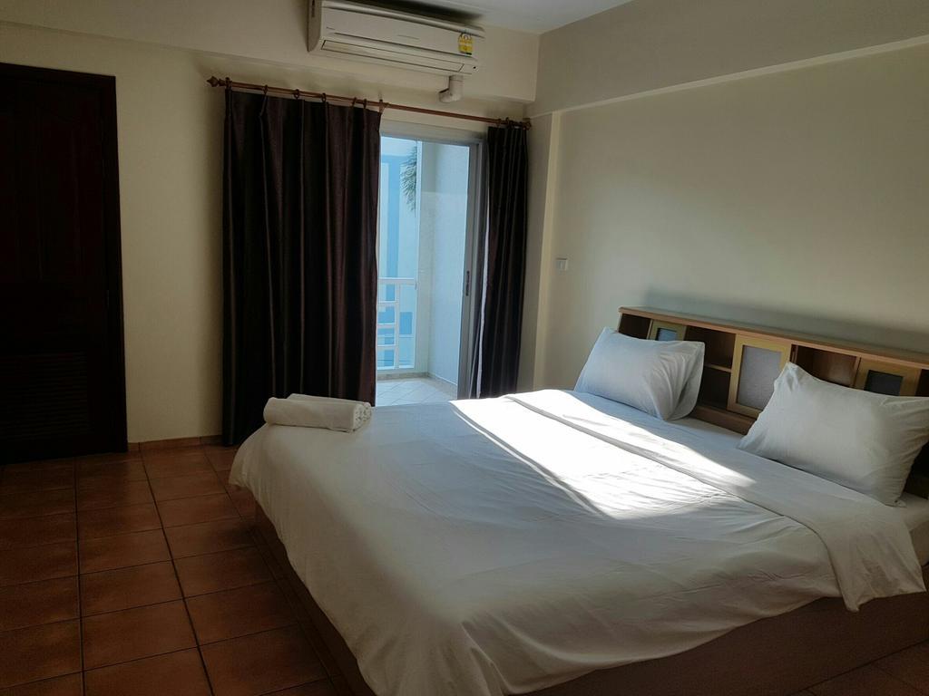 Lomsabai Apartments Bangsaen Buitenkant foto