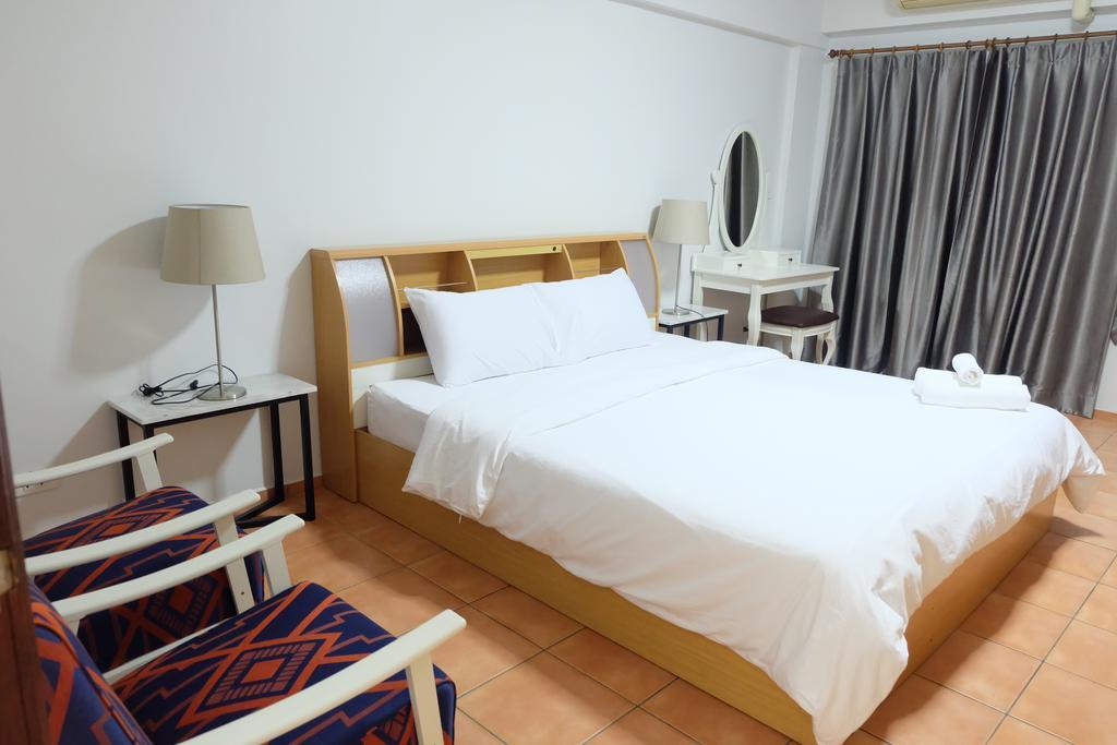 Lomsabai Apartments Bangsaen Buitenkant foto