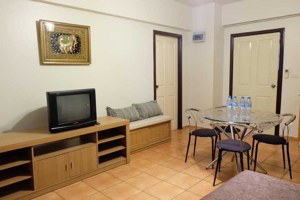 Lomsabai Apartments Bangsaen Buitenkant foto
