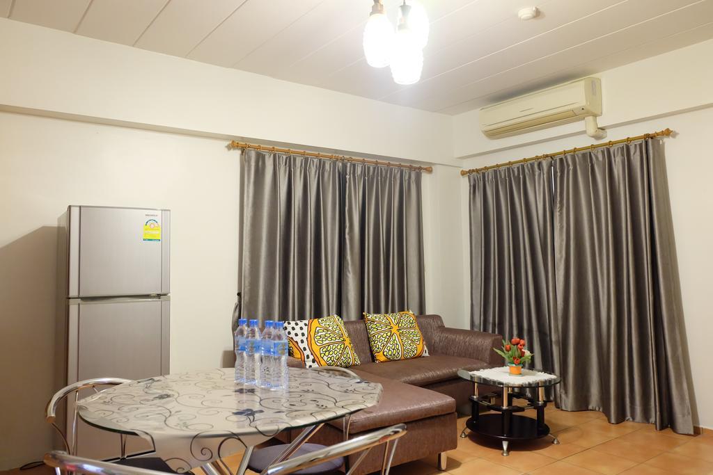 Lomsabai Apartments Bangsaen Buitenkant foto