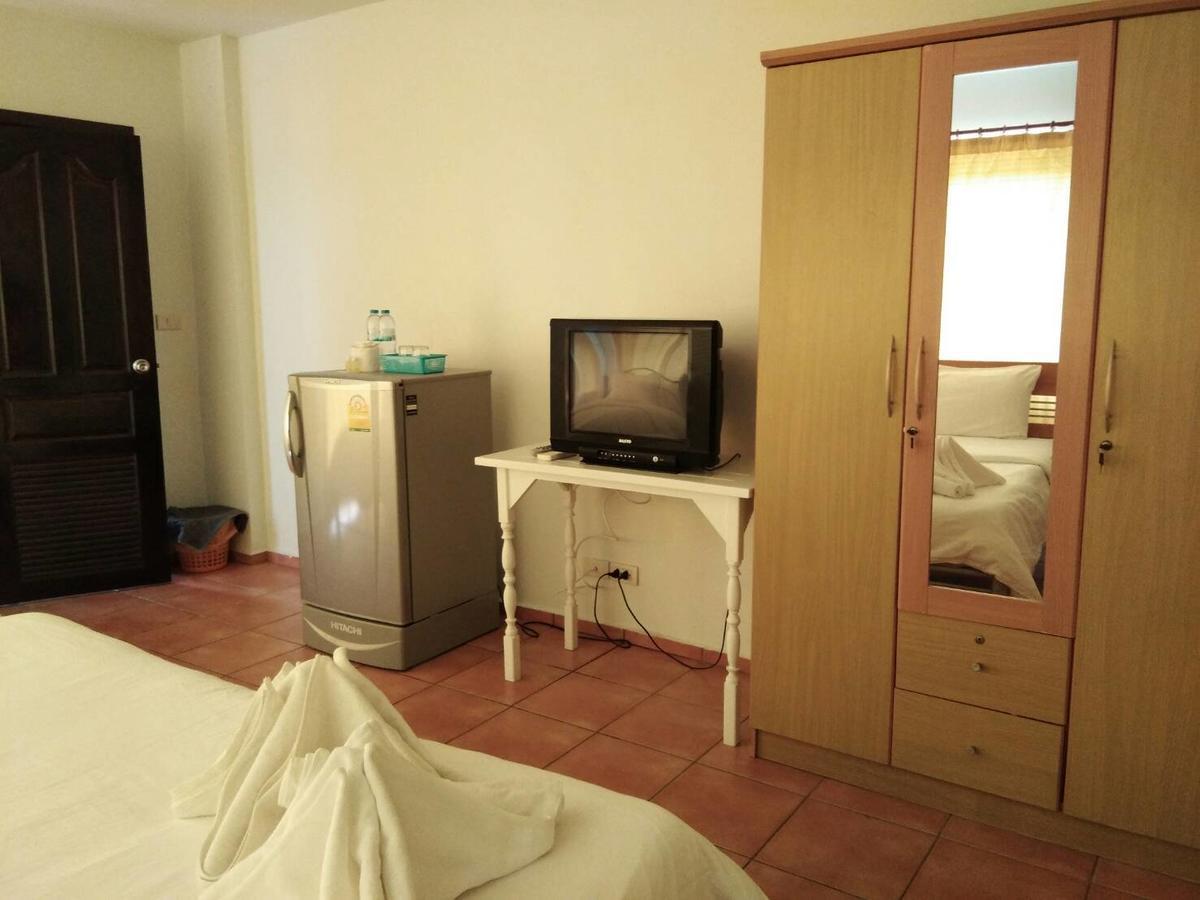 Lomsabai Apartments Bangsaen Buitenkant foto