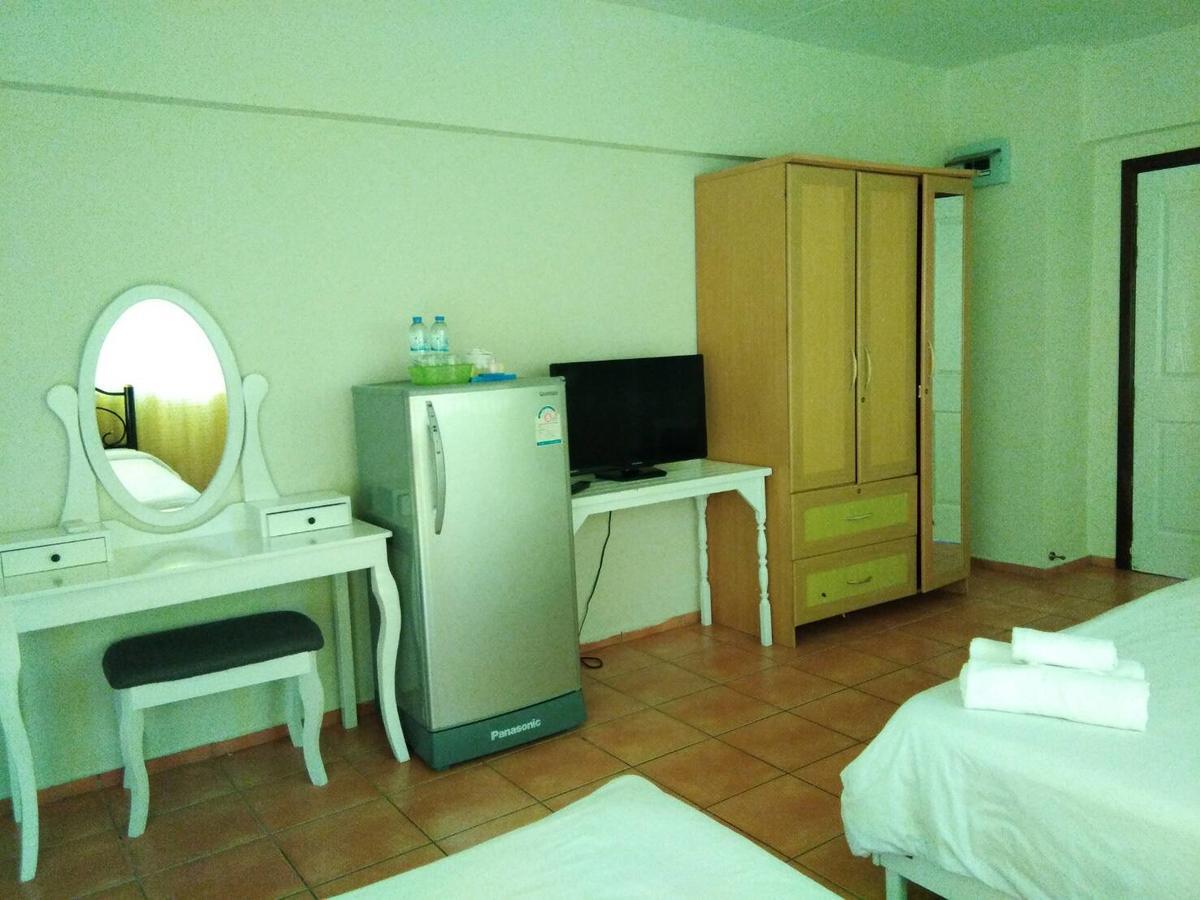 Lomsabai Apartments Bangsaen Buitenkant foto