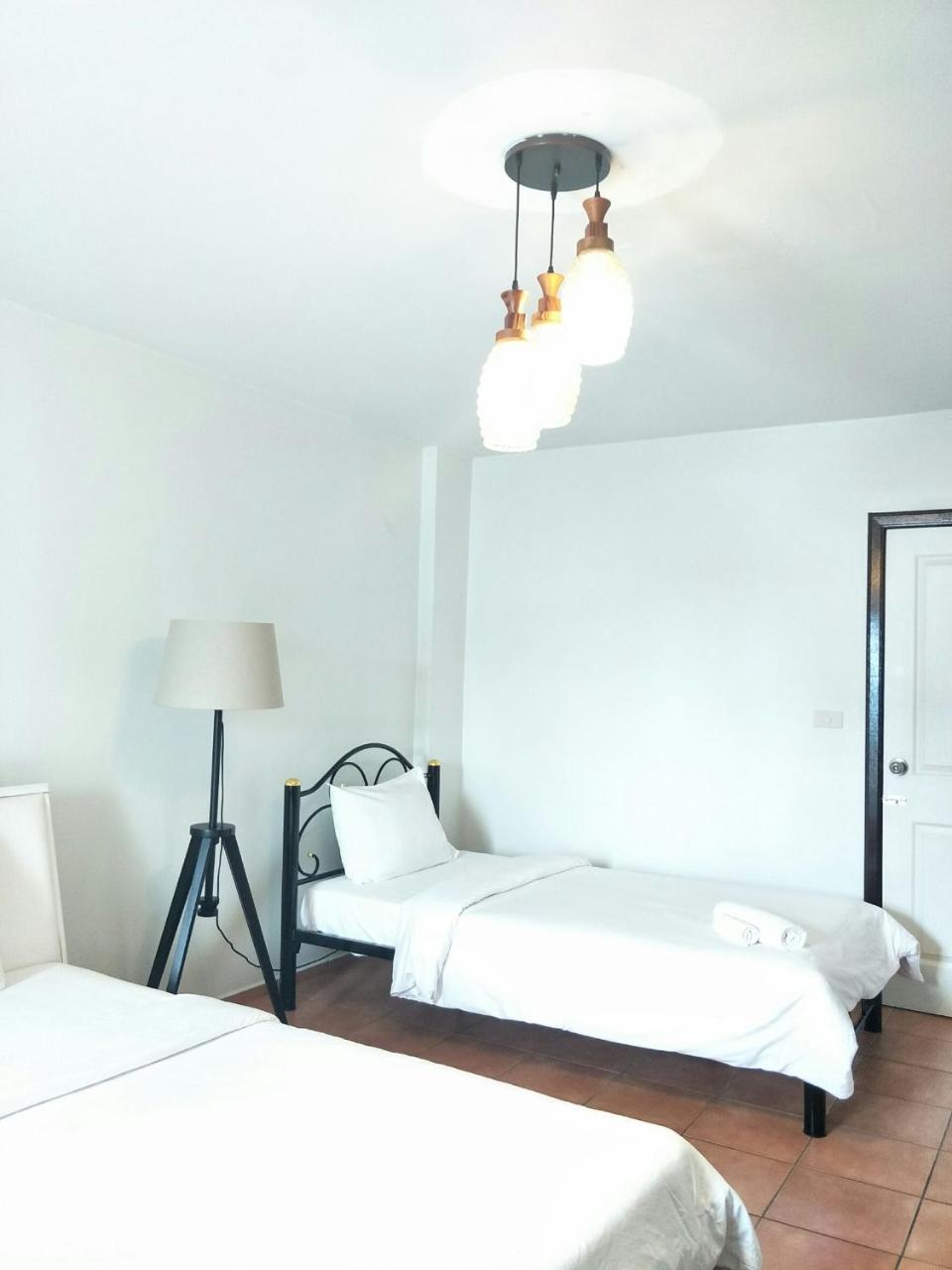 Lomsabai Apartments Bangsaen Buitenkant foto