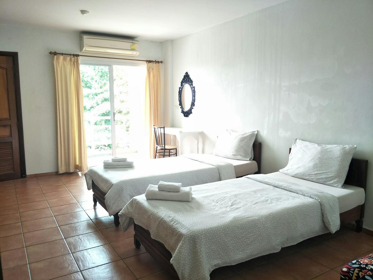 Lomsabai Apartments Bangsaen Buitenkant foto