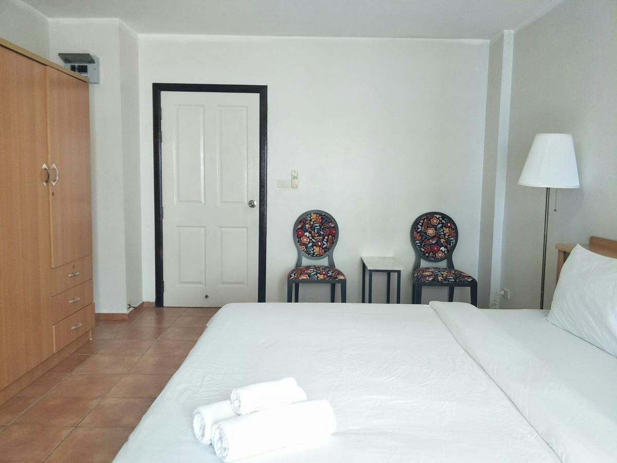Lomsabai Apartments Bangsaen Buitenkant foto