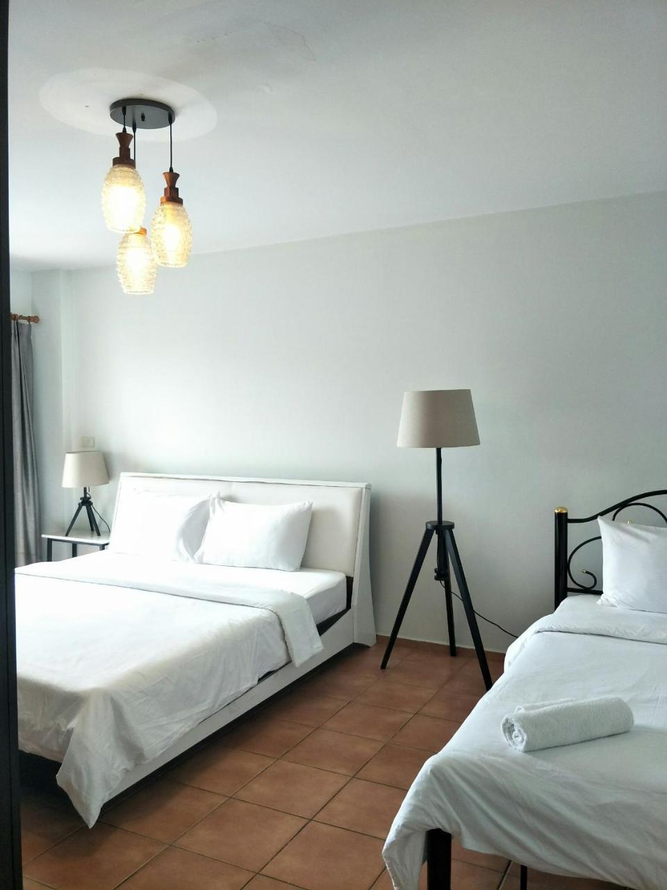 Lomsabai Apartments Bangsaen Buitenkant foto