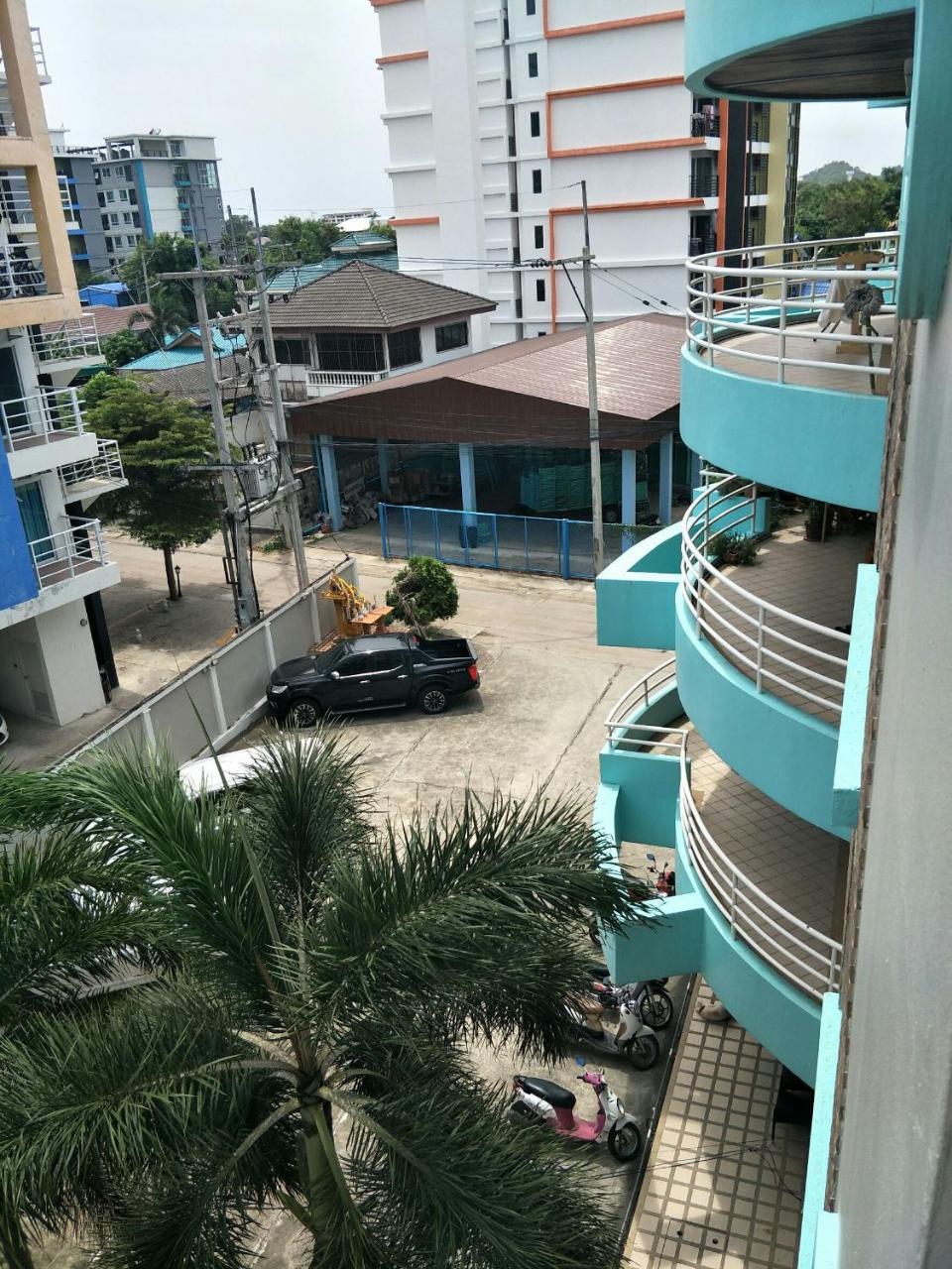 Lomsabai Apartments Bangsaen Buitenkant foto