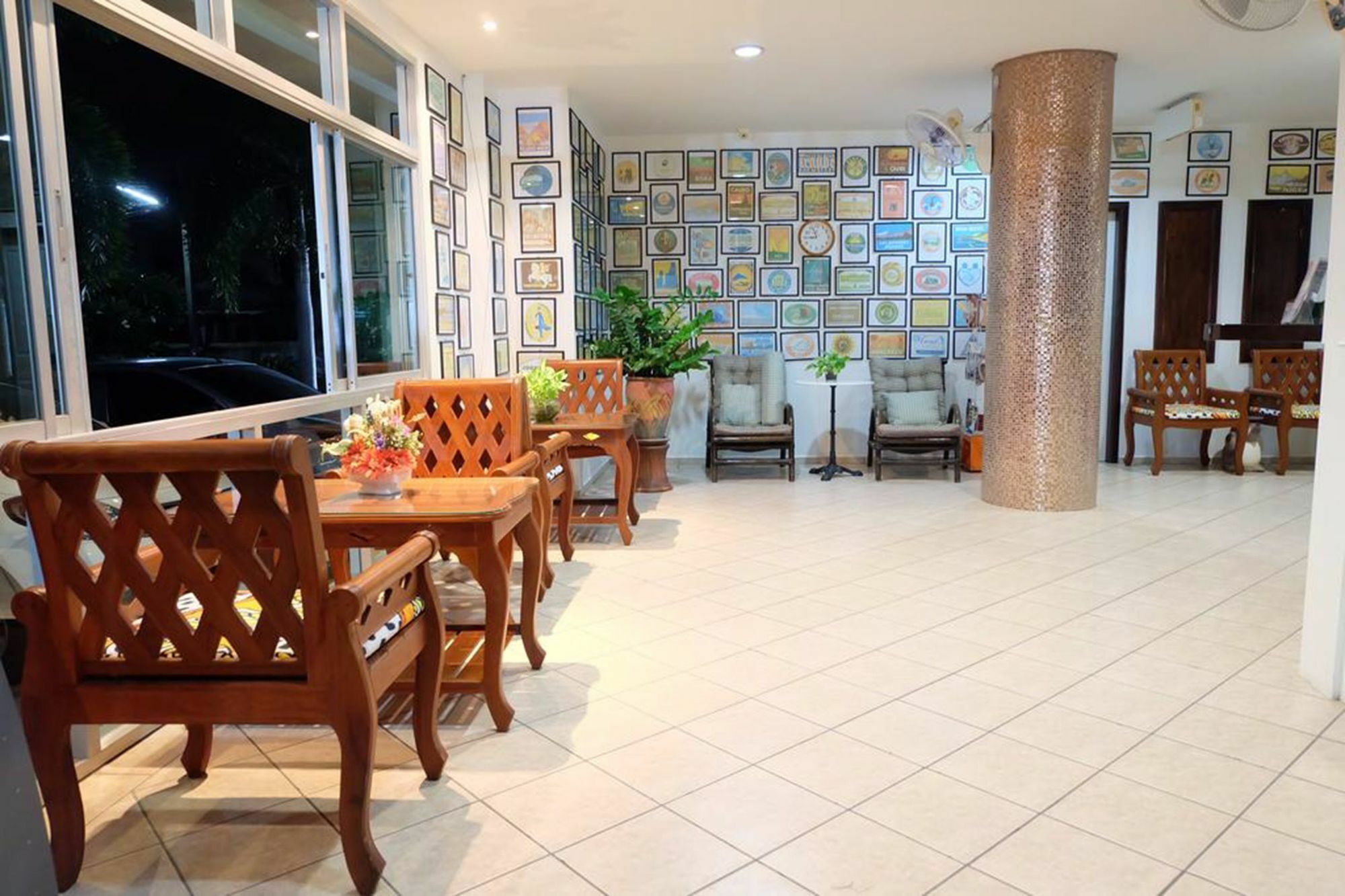 Lomsabai Apartments Bangsaen Buitenkant foto