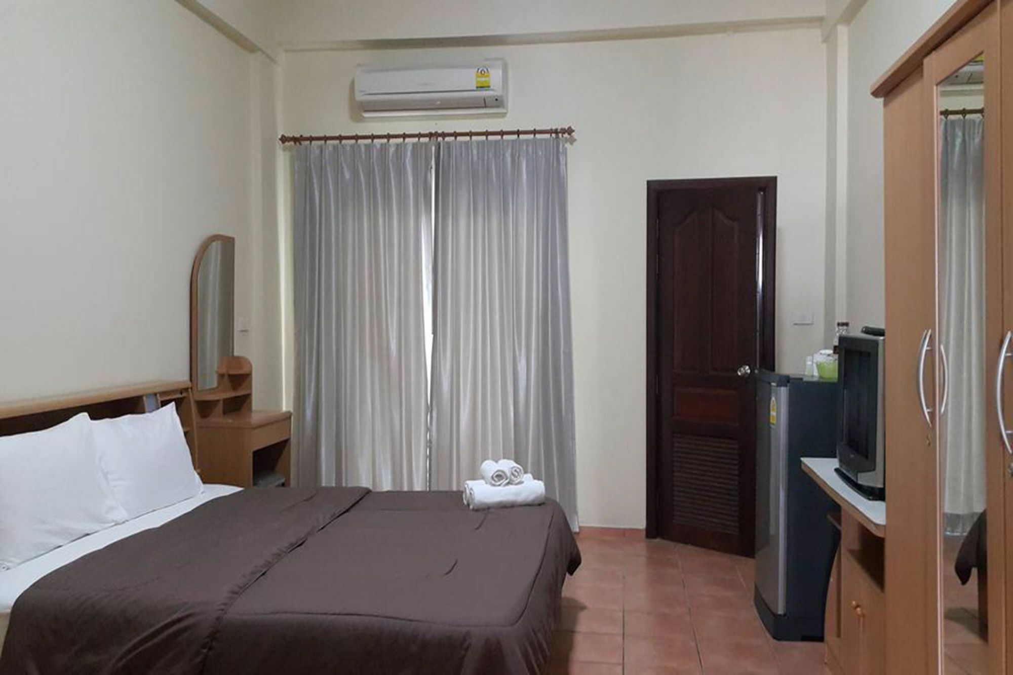 Lomsabai Apartments Bangsaen Buitenkant foto