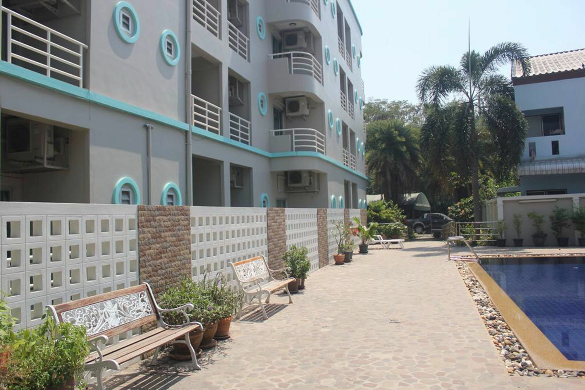 Lomsabai Apartments Bangsaen Buitenkant foto